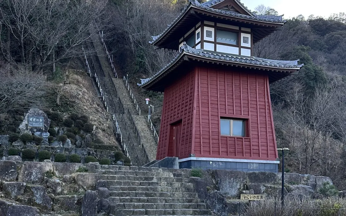 海津市 恋人の聖地（月見の森）⁠の赤い展望台
